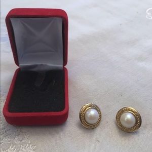 Sold Vintage pearl earrings